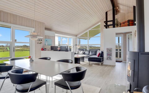 Anthea - 450M from the Sea: Plafond, Domicile, Porte, Chalet, Porche, Table Cuisine Et Salle A Manger, Biens, Ombre, Dur, Conception