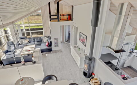 Anthea - 450M from the Sea: Domicile, Chalet, Dur, Salon, Parquet, Conception, Grenier, Cabane En Rondins, Porche