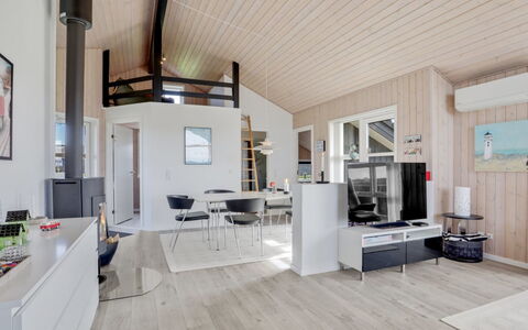Anthea - 450M from the Sea: Bois, Plafond, Design Intérieur, Domicile, Sol, Salon, Pièce, Appartement, Parquet, Dur