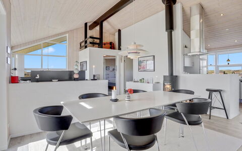 Anthea - 450M from the Sea: Design Intérieur, Plafond, Sol, Meubles, Sol, Luminaire, Domicile, Cuisine, Chaise, Table Cuisine Et Salle A Manger