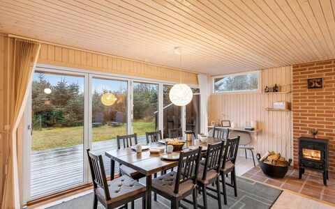Gidske - 850M from the Sea: Bois, Design Intérieur, Sol, Meubles, Plafond, Sol, Parquet, Luminaire, Domicile, Chaise