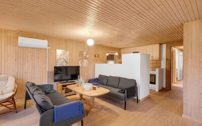 Gidske - 850M from the Sea