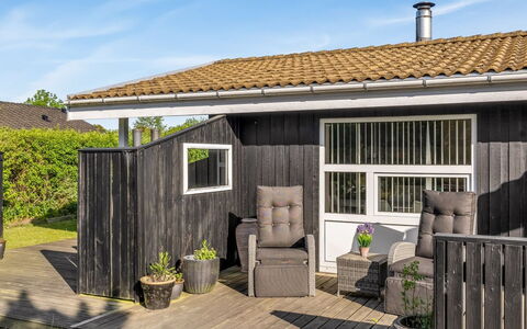 Yma - 250M from the Sea: Bois, Siding, Toit, Porche, Domicile, Chalet, Maison, Architecture, Porte, Dur
