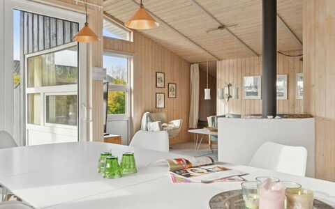 Yma - 250M from the Sea: Design Intérieur, Plafond, Sol, Sol, Table Cuisine Et Salle A Manger, Luminaire, Pièce, Salle À Manger, Chaise, Salon