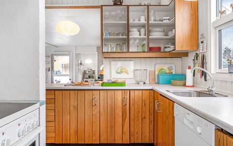 Antti - from the Sea: Cuisine, Comptoir, Appareil De Cuisine, Bois, Cabinetry, Principaux Appliance, Design Intérieur, Evier, Meubles, Évier