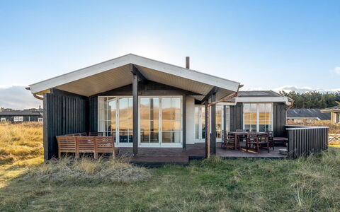 Odeta - 50M from the Sea: Chalet, Arrière-Cour, Cour, Batiments Jardin, Cabanon, Siding, Mobilier De Jardin, Cabane En Rondins, Structure En Plein Air, Cabane
