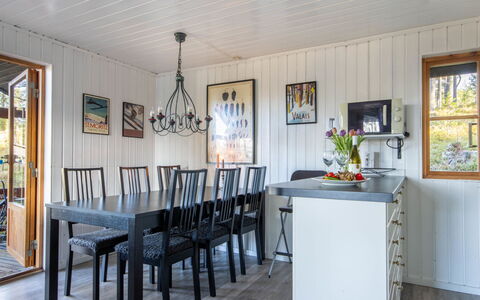 Lofsdalen Fjällnästet: Sol, Bois, Design Intérieur, Meubles, Plafond, Parquet, Sol, Salle À Manger, Luminaire, Table Cuisine Et Salle A Manger