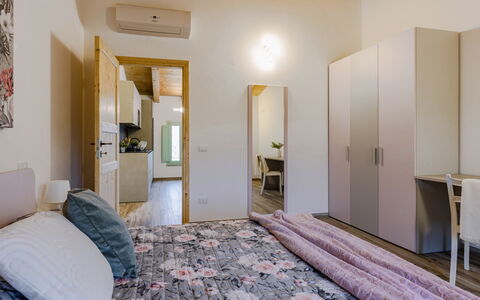 Zena Apartment: Design Intérieur, Meubles, Sol, Sol, Plafond, Bois, Pièce, Textile, Chambre, Lit