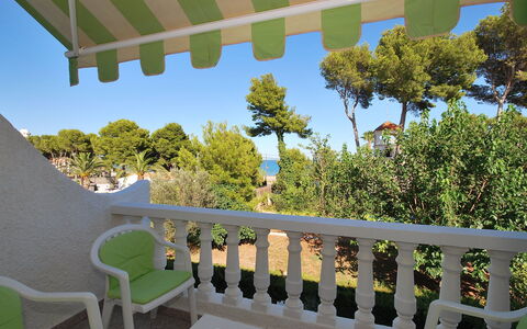 El Palmar Playa Romana: Propriété, Balustre, Balcon, Immobilier, Architecture, Arbre, Conception, Pièce, Maison, Bâtiment