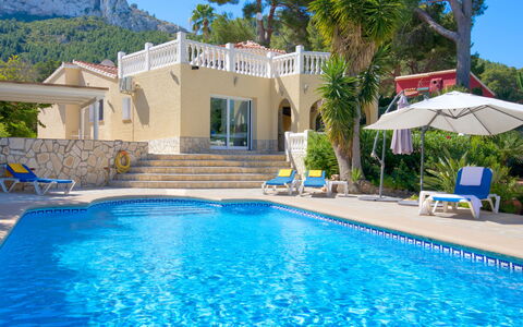 La Marquesa: L'Eau, Plante, Propriété, Bâtiment, Piscine, Bleu, Bleu Azur, Arbre, Ciel, Plan D'Eau