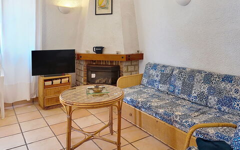 Mimosa i: Bois, Meubles, Design Intérieur, Sol, Sol, Pièce, Chaise, Tache De Bois, Plafond, Salon