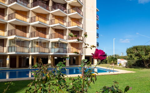 Cofisa: Plante, Bâtiment, Ciel, Jour, Propriété, Bleu Azur, Arbre, Design Urbain, Condominium, Nuage