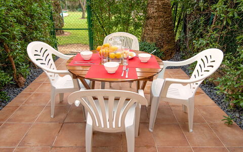 Jávea 170: Plante, Table, Meubles, Chaise, Tableau De Plein Air, Mobilier De Jardin, Bois, Design Intérieur, Arbre, Loisir