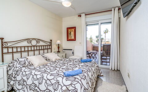 Sorolla: Chambre, Lit, Pièce, Propriété, Meubles, Drap De Lit, Literie, Cadre De Lit, Plafond, Design Intérieur