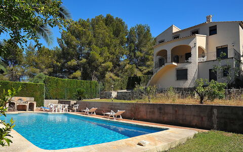 Tosalans: Propriété, Piscine, Immobilier, Maison, Bâtiment, Biens, Zone Résidentielle, Villa, L'Eau, Vacances