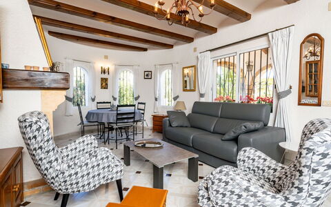 Pinomar: Salon, Pièce, Propriété, Meubles, Design Intérieur, Bâtiment, Maison, Domicile, Immobilier, Plafond
