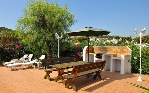 Reposo: Propriété, Meubles, Immobilier, Patio, Arrière-Cour, Maison, Arbre, Bâtiment, Botanique, Cour