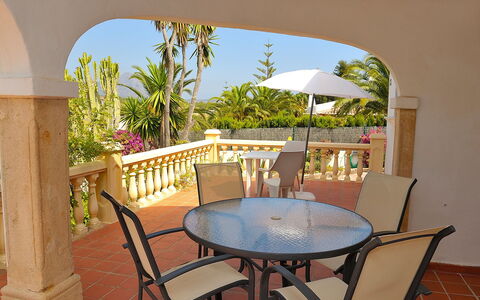 Reposo: Propriété, Pièce, Immobilier, Bâtiment, Meubles, Maison, Table, Domicile, Design Intérieur, Balcon