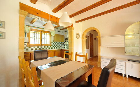 Reposo: Pièce, Propriété, Meubles, Bâtiment, Design Intérieur, Plafond, Salle À Manger, Sol, Maison, Table