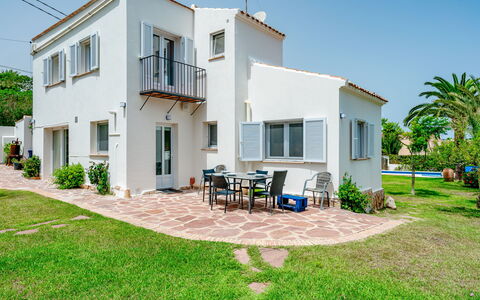 Toscal: Ciel, Plante, Bâtiment, Propriété, Fenêtre, Arbre, Lot Terre, Maison, Porte, Herbe