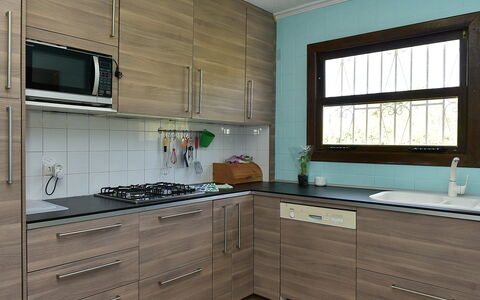 Toscal: Comptoir, Cabinetry, Pièce, Propriété, Cuisine, Meubles, Design Intérieur, Vert, Bâtiment, Tuile
