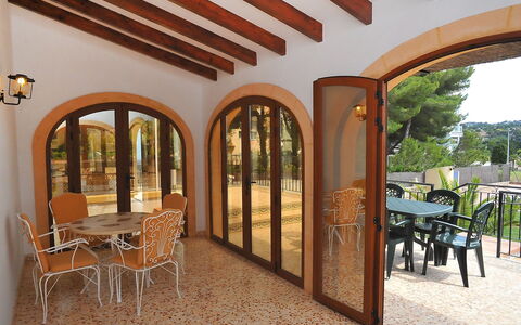 Patrai: Propriété, Bâtiment, Pièce, Immobilier, Biens, Maison, Architecture, Cambre, Plafond, Table