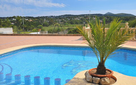 Patrai: Piscine, Propriété, L'Eau, Bleu Azur, Vacances, Arbre, Recours, Palmier, Immobilier, Loisir