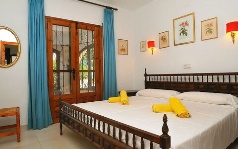 Andrea: Chambre, Meubles, Pièce, Lit, Propriété, Cadre De Lit, Drap De Lit, Design Intérieur, Bâtiment, Sol