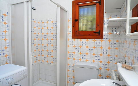 Balcon al Mar: Salle De Bains, Pièce, Propriété, Orange, Tuile, Mur, Luminaire Plomberie, Design Intérieur, Architecture, Maison