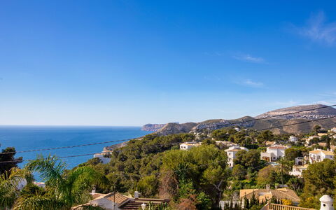 Marina: Ciel, Nuage, Bâtiment, Plante, Arbre, L'Eau, Cotiers Et Relief Océaniques, Maison, Horizon, Paysage