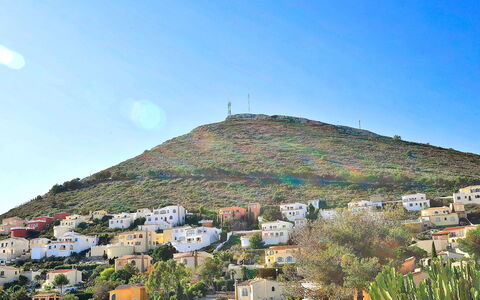 La Caissa: Colline, Ciel, Montagnes Relief, Montagne, Ville, Zone Urbaine, Tourisme, Station De Montagne, Ville, Village