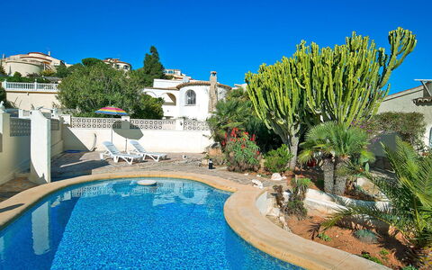 La Caissa: Propriété, Piscine, Bleu Azur, Immobilier, Bâtiment, Biens, Vacances, Maison, Recours, Villa