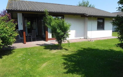 J10 Eingefriedetes Ferienhaus in Eckwarderhörne