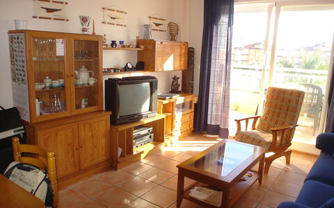 La Senia: Pièce, Propriété, Salon, Meubles, Bâtiment, Maison, Design Intérieur, Sol, Immobilier, Domicile