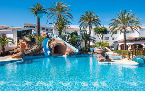 Cala Blanca 56: L'Eau, Ciel, Plante, Piscine, Bleu Azur, Station Balnéaire, Arbre, Loisir, Aqua, Amusement