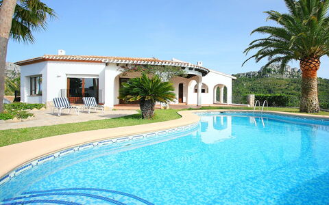 Paraje de Libertad: L'Eau, Ciel, Plante, Propriété, Bâtiment, Arbre, Bleu Azur, Piscine, Rectangle, Architecture