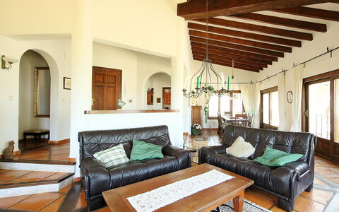 Paraje de Libertad: Propriété, Pièce, Salon, Meubles, Bâtiment, Design Intérieur, Maison, Immobilier, Plafond, Domicile