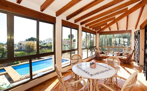 Els Pins: Propriété, Bâtiment, Immobilier, Pièce, Maison, Design Intérieur, Biens, Recours, Domicile, Villa