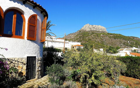 Silene: Bleu, Ciel, Maison, Propriété, Bleu Azur, Ville, Mur, Arbre, Bâtiment, Architecture