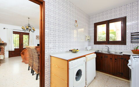 Marianne: Pièce, Propriété, Meubles, Design Intérieur, Bâtiment, Immobilier, Maison, Plafond, Comptoir, Cabinetry