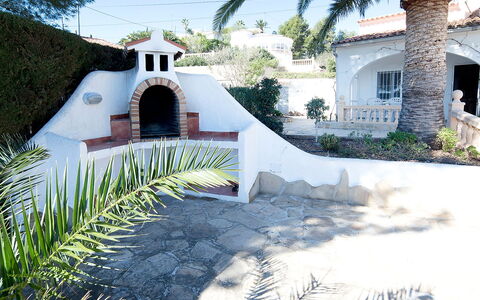 Lina: Propriété, Maison, Bâtiment, Immobilier, Domicile, Architecture, Hacienda, Arbre, Villa, Biens