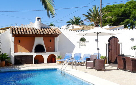 Avalon: Propriété, Maison, Piscine, Bâtiment, Immobilier, Vacances, Bleu Azur, Villa, Ciel, Été