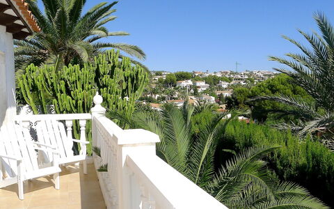 Avalon: Propriété, Végétation, Immobilier, Arbre, Maison, Botanique, Palmier, Bâtiment, Balcon, Plante