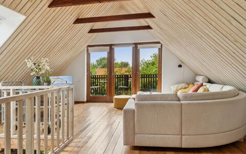 Mirija - 350M from the Sea: Bois, Domicile, Porche, Plate-Forme, Dur, Toit, Tache De Bois, Parquet, Eco Hôtel
