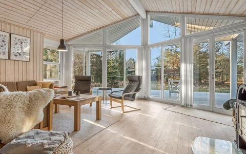 Åse - 1.3Km from the Sea: Meubles, Bois, Design Intérieur, Sol, Sol, Chaise, Pièce, Plafond, Salon, Appartement