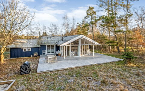Åse - 1.3Km from the Sea: Meubles, Bois, Design Intérieur, Sol, Sol, Chaise, Pièce, Plafond, Salon, Appartement