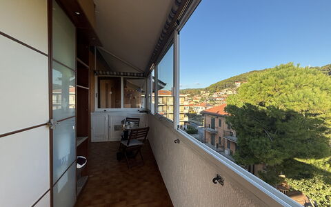 A Due Passi dal Mare, Terrazza, Pet Friendly: Appartement, Balcon, Verre, Tache De Bois, Dur, Ombre, Daylighting, Plate-Forme, Aluminium, Balustrade