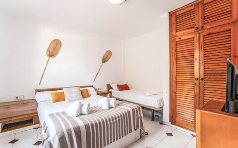 Sant Joan de Labritja 102: Piscine, Colline, Loisir, Chaîne De Montagnes, Mobilier De Jardin, Station De Montagne, Recours, Vallée, Eco Hôtel, Crête