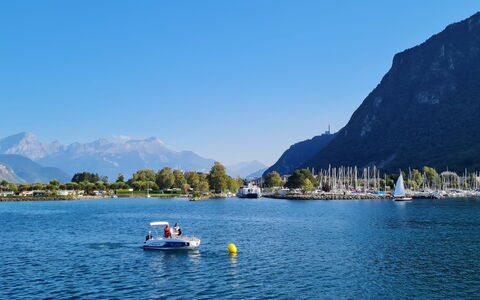 Les Perles du Lac: L'Eau, Plan D'Eau, Bateau, Montagne, Navire, Voie Navigable, Cours D'Eau, Cotiers Et Relief Océaniques, Lac, Canal
