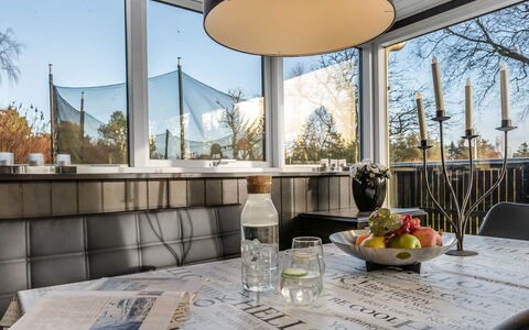 Juditha - 750M from the Sea: Meubles, Mobilier De Jardin, Vaisselle, Table, Drinkware, Chaise, Tableau De Plein Air, Aliments, Bouteille